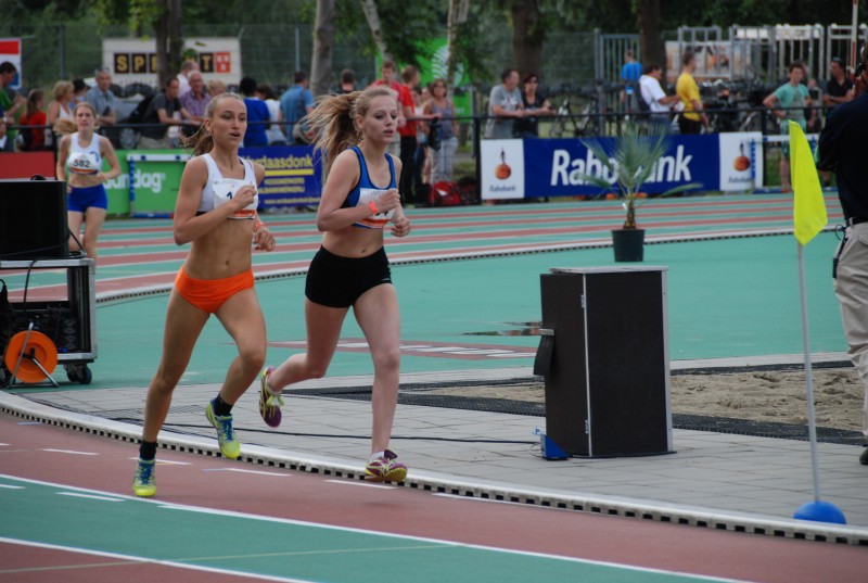 Lydia en Lucas lopen PR bij Trackmeeting