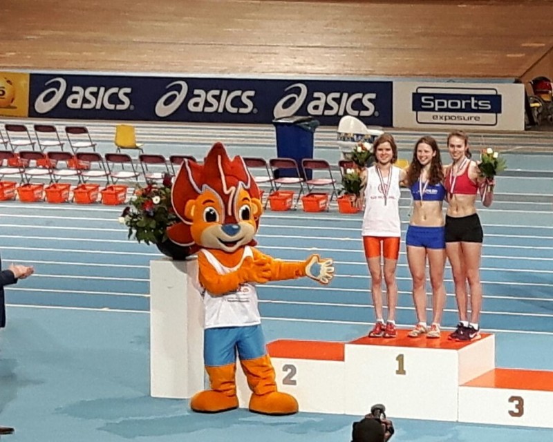 Josien Scheepens naar zilver op NK Indoor Junioren, Lydia van Dijk naar finale